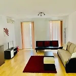 Aparthotel Aпартаменти мини в бей вю 4*