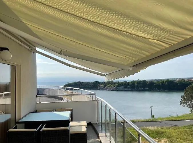 Aparthotel Aпартаменти мини в бей вю Tsarevo