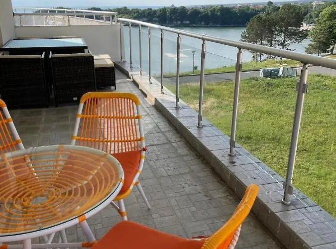 Aparthotel Aпартаменти мини в бей вю