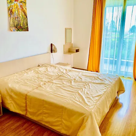 Aпартаменти мини в бей вю 4* ツァレヴォ