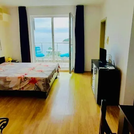 Aпартаменти мини в бей вю 4*